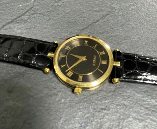 Rare Gucci 2040m watch in Excellent 
