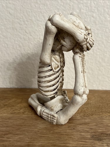 Skeleton In Yoga Position Halloween White Ceramic Skeleton Statue Figurine - 第 6/21 張圖片