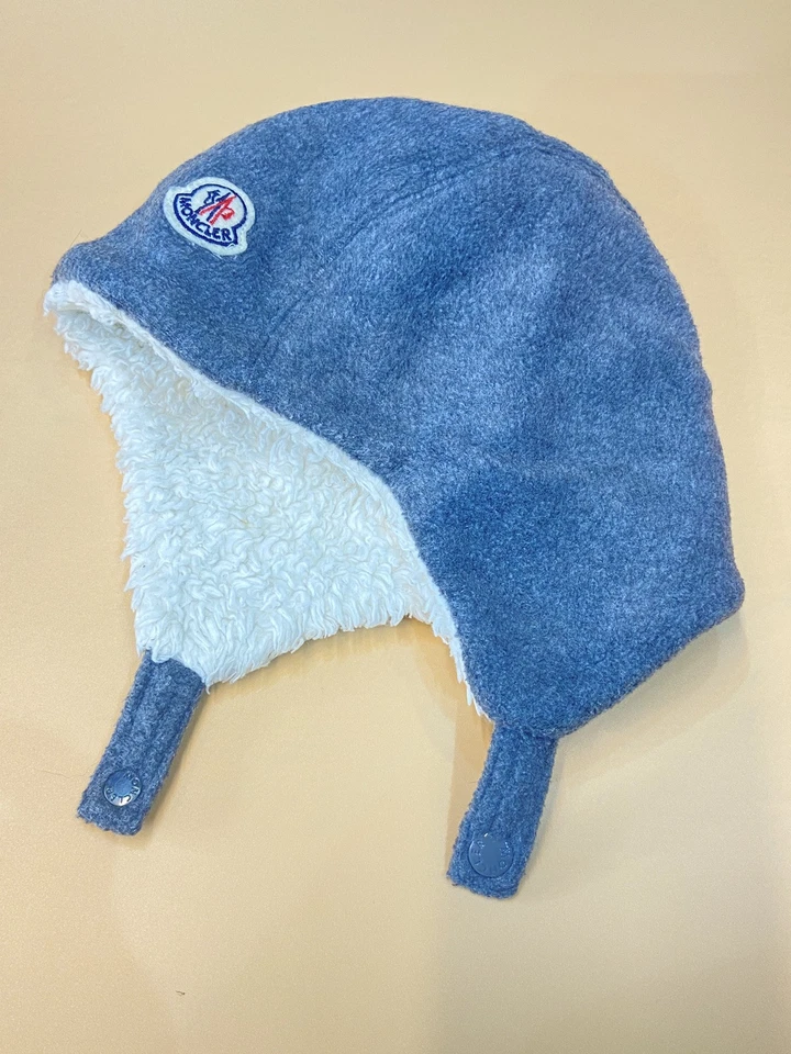 Sombrero gris polar Moncler para niños Foto 3 de 4