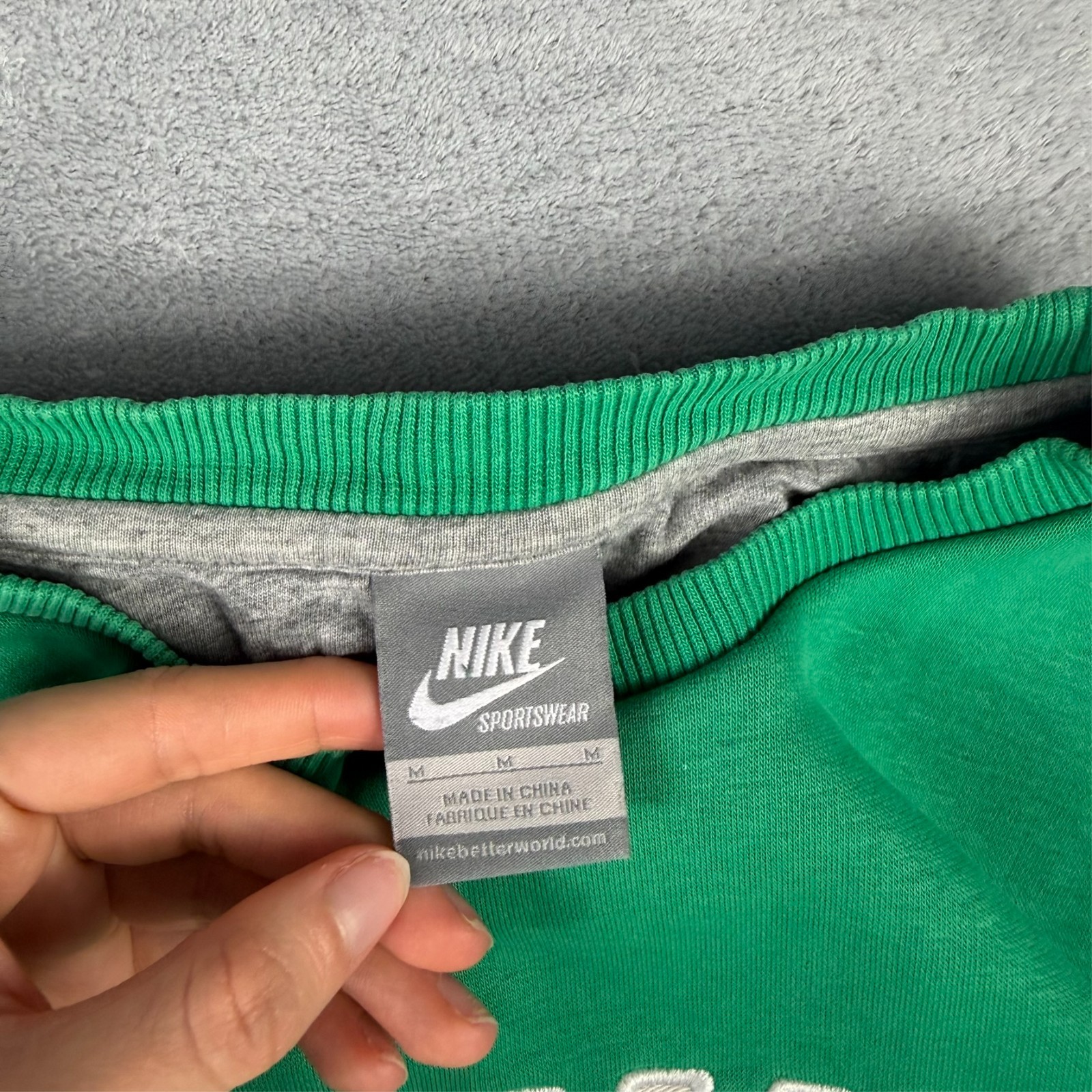 Vintage Nike 2000's Y2K Green White Spellout Swoosh Size Medium Sweatshirt image 5