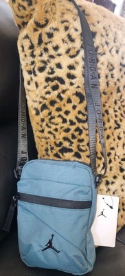 NEW! Air Jordan Jumpman 23 Teal Green Crossbody SK8 ZA Bag Keys Pocket NWT Rare!