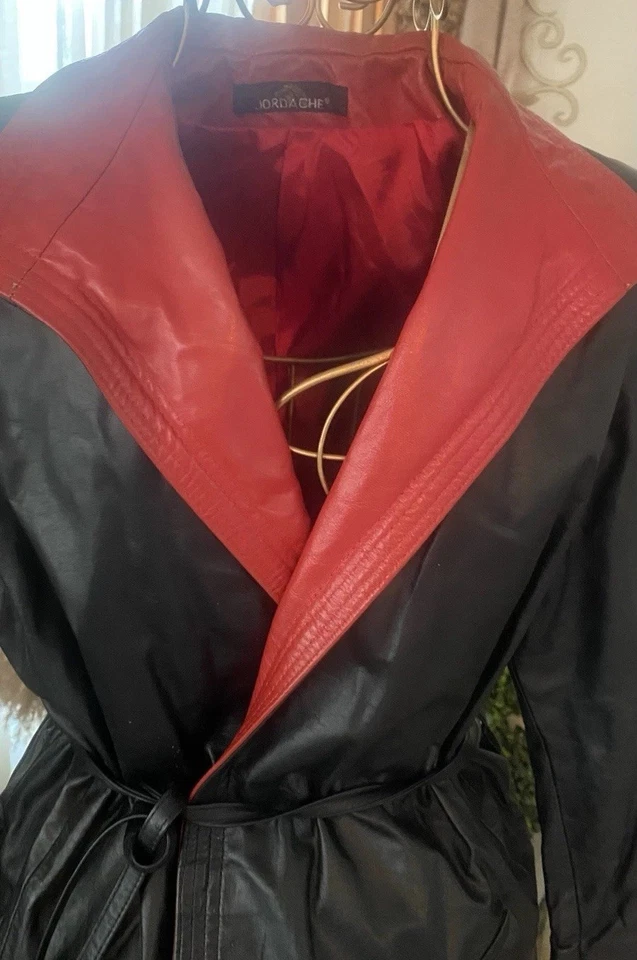 Chaqueta de cuero Jordache vintage años 80 roja/negra con cinturón para mujer talla mediana” Foto 4 de 4