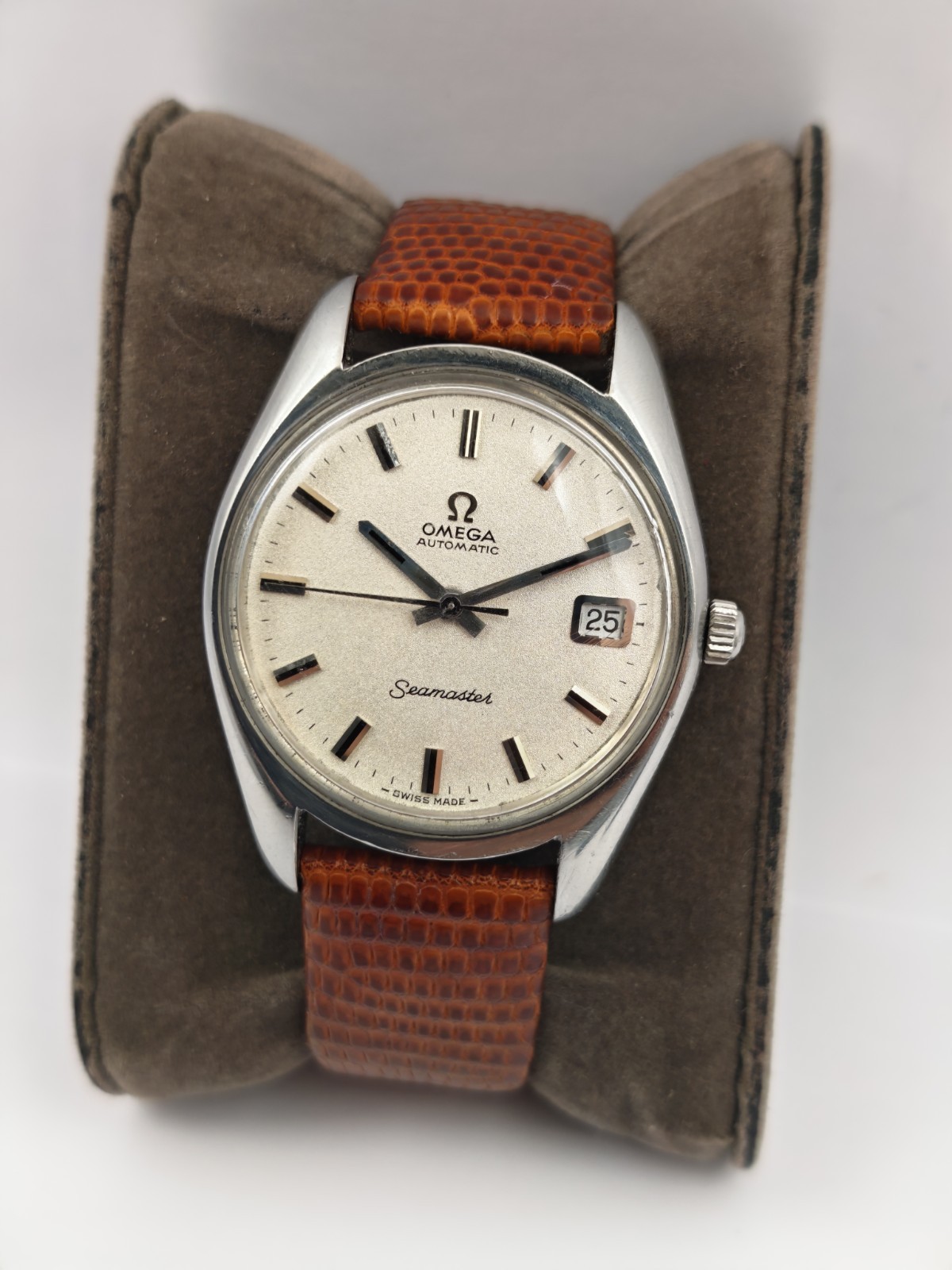 Omega Seamaster distinctive tonneau Case Circa