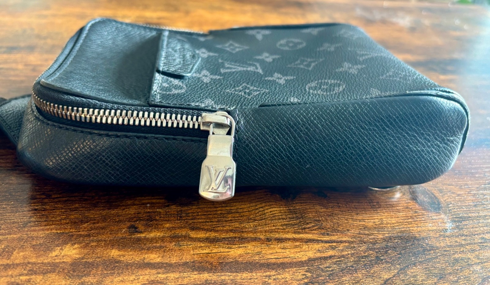 Authentic Louis Vuitton Outdoor Eclipse Unisex Cr… - image 9