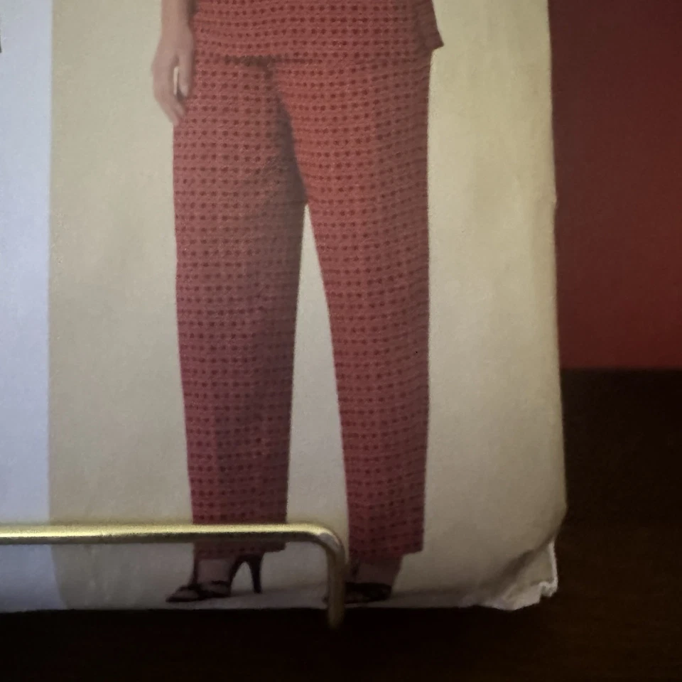 Simplicity Sewing Patterns 1446: Tops, Pants, & Shorts, Sizes 26-32 W - Uncut - Image 3 of 4