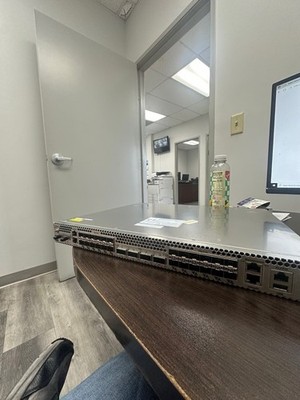 HFR M6424CHS00000-0 1RU, 100G, 4 Ports 25G 24 Ports