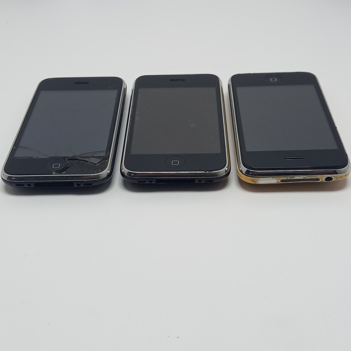 iPhone3 Apple iPhone Black Unlocked Used 3GS 3 iPhones Sold for