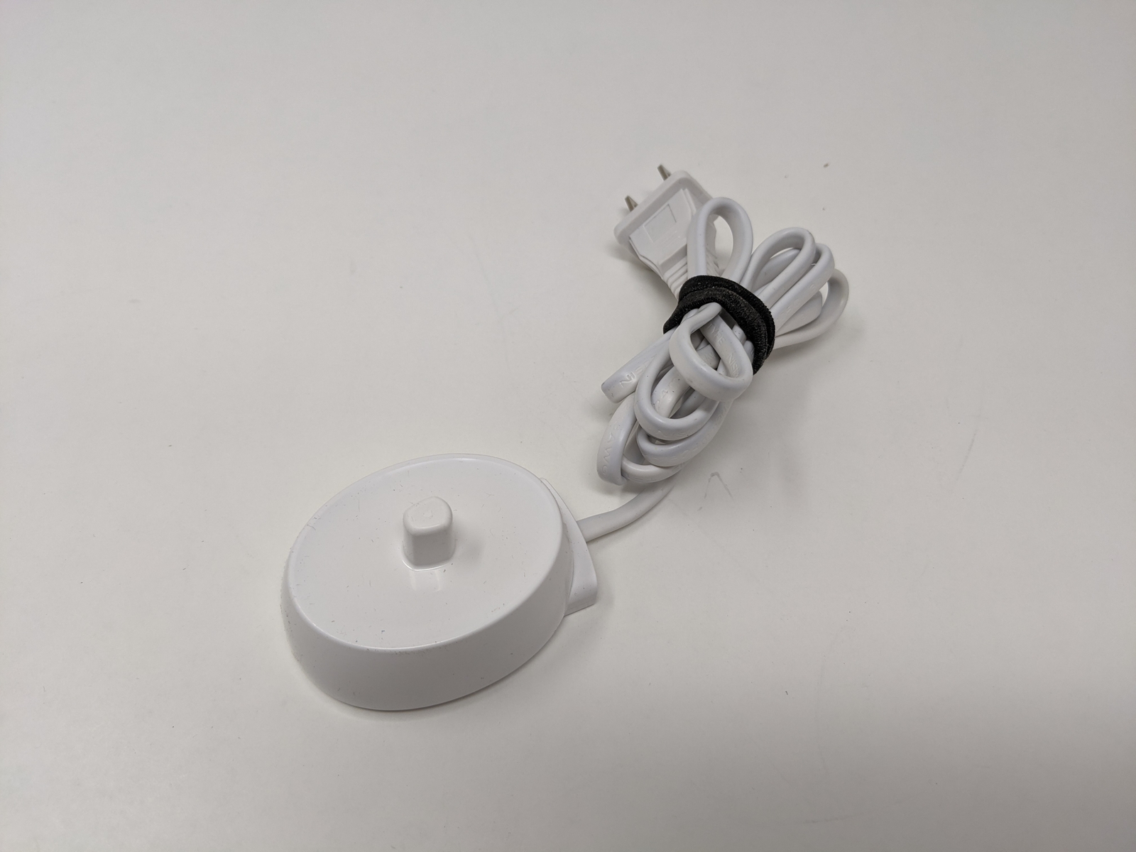 OralB 7500 Electric Toothbrush, Rose Gold with 4 Brush Heads and