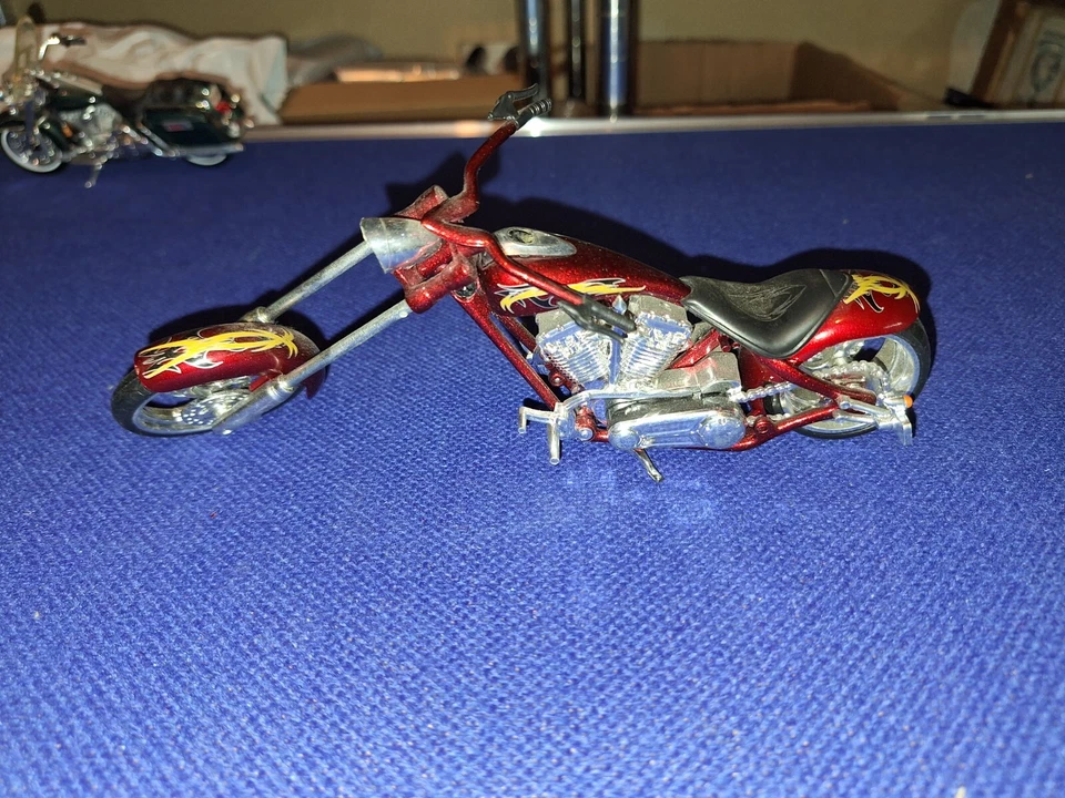 Signature Models 1/32 Scale Diecast Chopper Motorcycle Red #8301-2 - Image 2 of 4