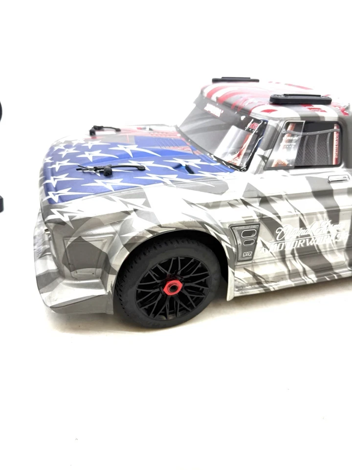 ARRMA Infraction V2 6S BLX Brushless 1:7 Scale RTR Electric 4WD Silver - Image 2 of 4