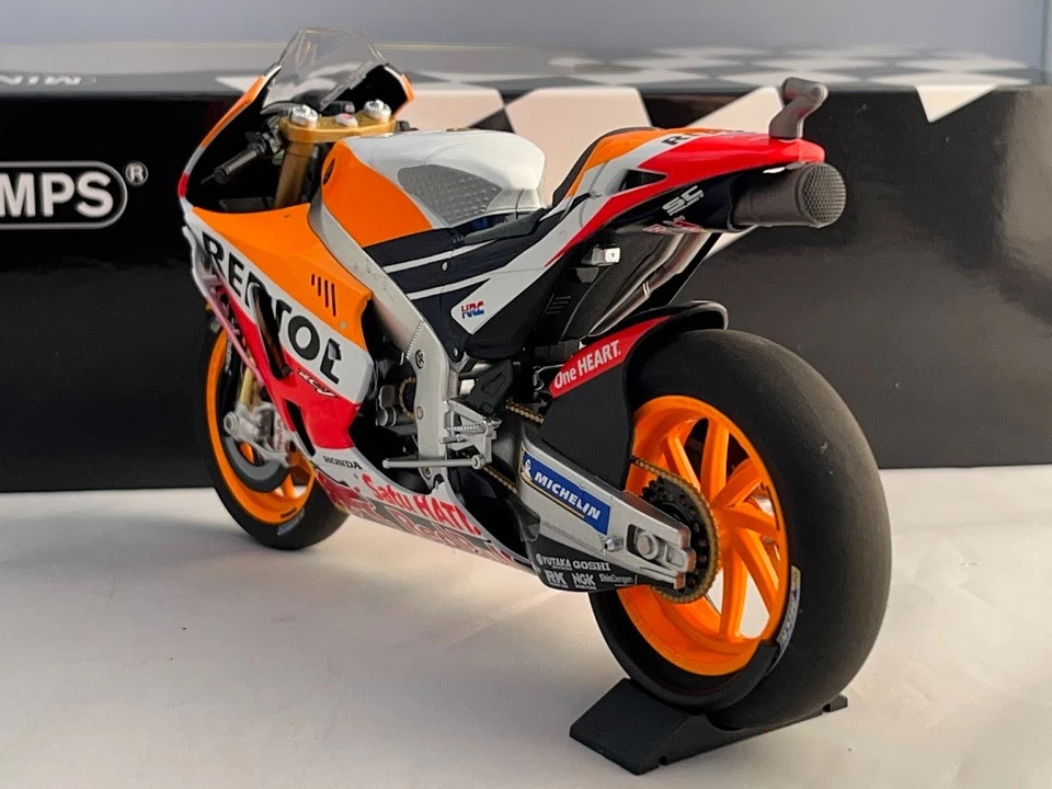 Honda RC213V Dani Pedrosa Repsol 2018 MotoGP 1/12 Diecast Bike Minichamps - Image 4 of 4