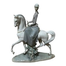 Lladr vintage interior white Pottery