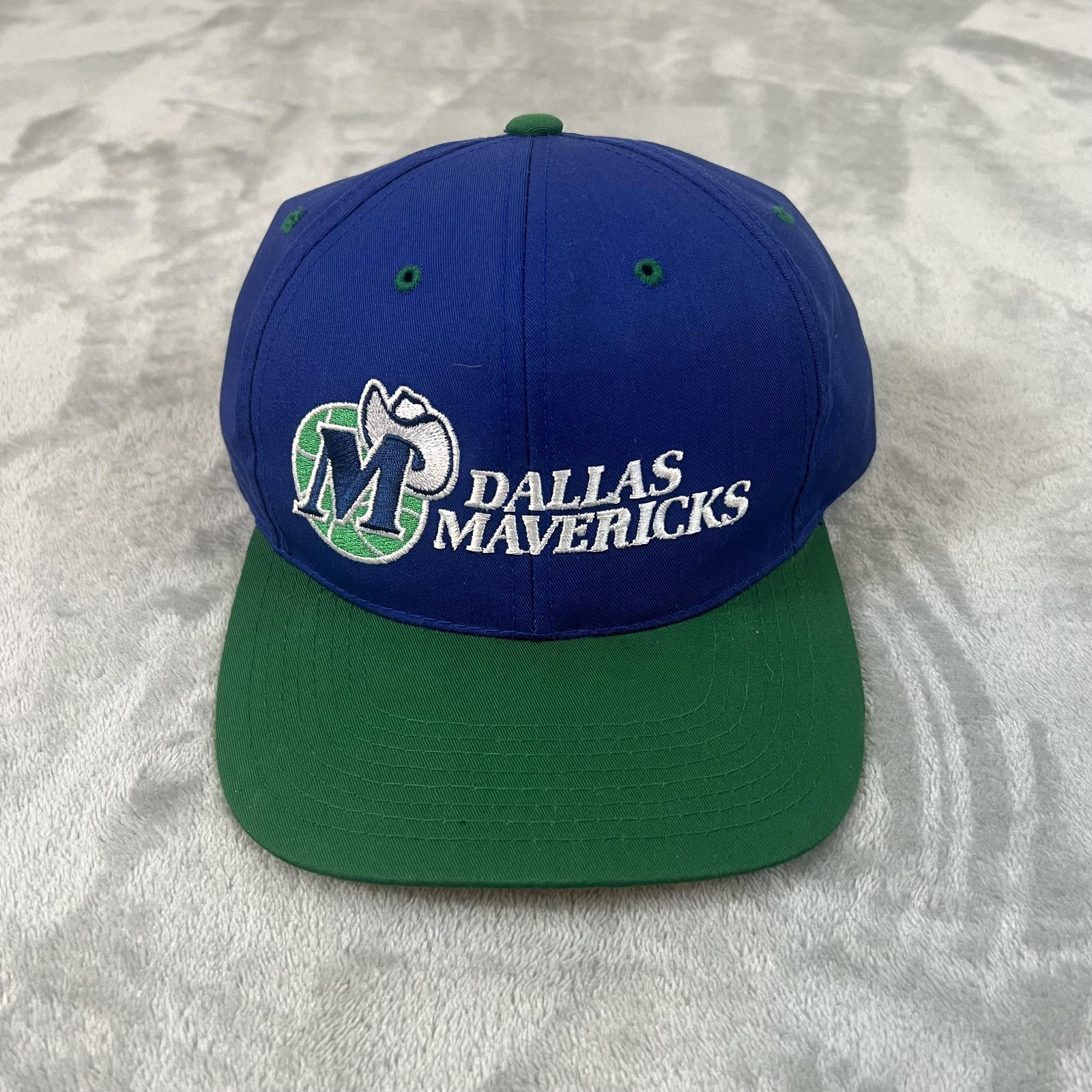 Vintage Dallas Mavericks Hat Cap Snap Back Mens One Size NBA Sports Specialties