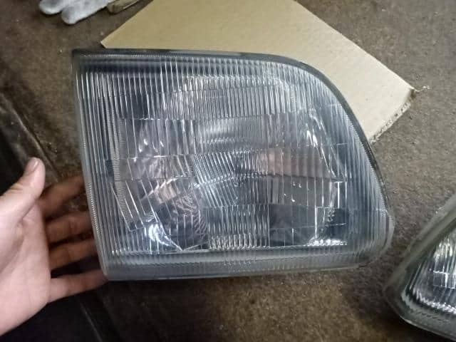 SUBARU Sambar 2001 GD-TV1 Right Headlight 84001TC001 [Used] [PA66621602]