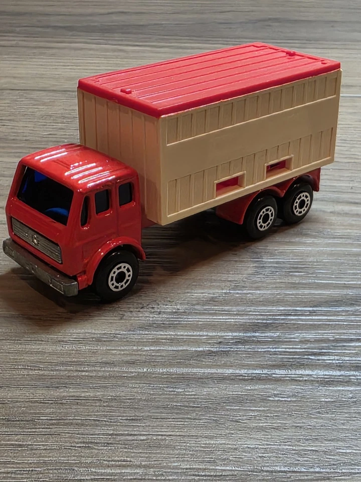 1976 MATCHBOX SUPERFAST #42 MERCEDES CONTAINER TRUCK SEA LAND TRAILER with Box - Image 3 of 4