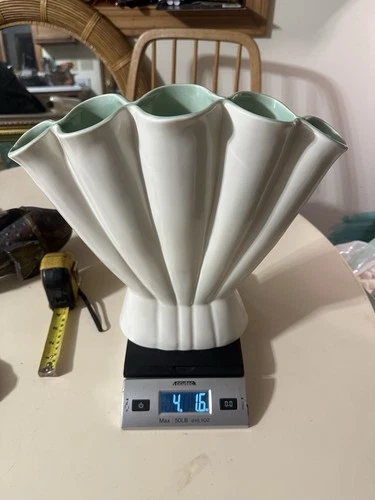 Red Wing USA Pottery 416 12 Vase Ruffle Edge