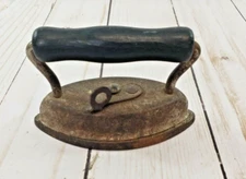 VINTAGE Antique DOVER DOLLY SAD IRON BLACK HANDLE REMOVABLE TOP MADE IN USA