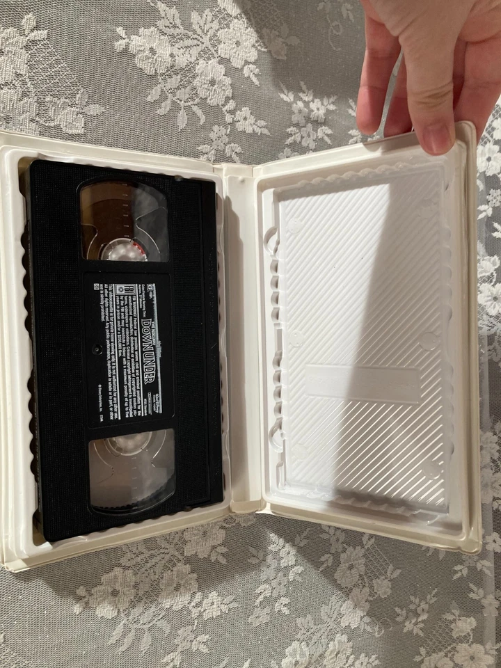 The Rescuers Down Under VHS Disney Gold Collection Clam Shell Case - Image 4 of 4