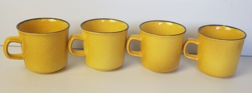 VINTAGE Set Of 4 Stoneware 5021 Franciscan England Mugs Honeycomb H8cm Vgc - Picture 1 of 14