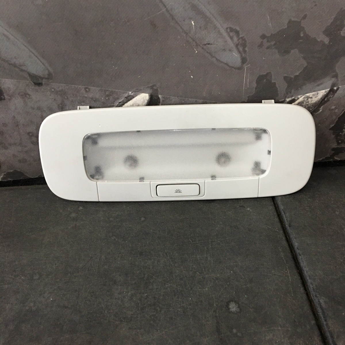 DHD stub 99 ライトグレー 2015 VW Volkswagen Passat Rear Dome Light Reading Light 1k0947291h