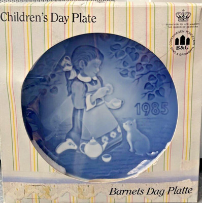アンティーク雑貨 Bing & Grondahl 1985 Children's DayPlate B&G 1985 Children's Day Plate Barnets Dag 1st Ed Bing Grondahl