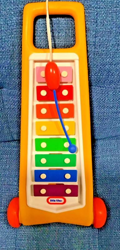 VTG LITTLE TIKES PULL ALONG YELLOW XYLOPHONE 1990's