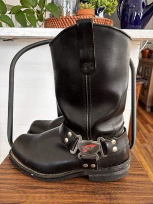 Red Wing 969 Men s black leather harness motorcycle boots, Size 9, Good Cond.