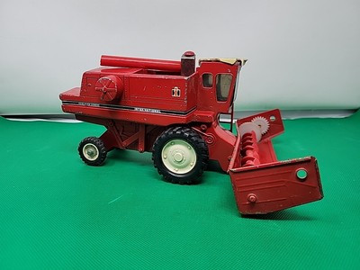 ERTL IH Flow Combine 1:32/ Broken And Some Issues 