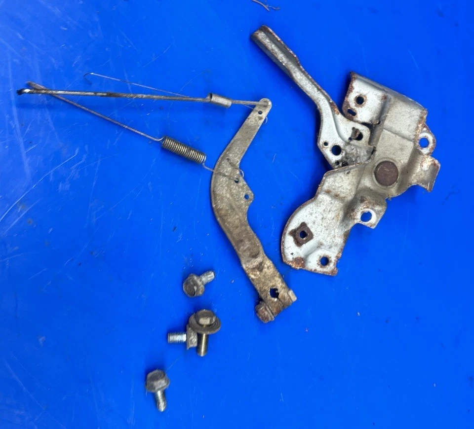 Honda HS621  SNOW BLOWER   Governor Control Arm 16551-ZE0-010 - Image 2 of 3