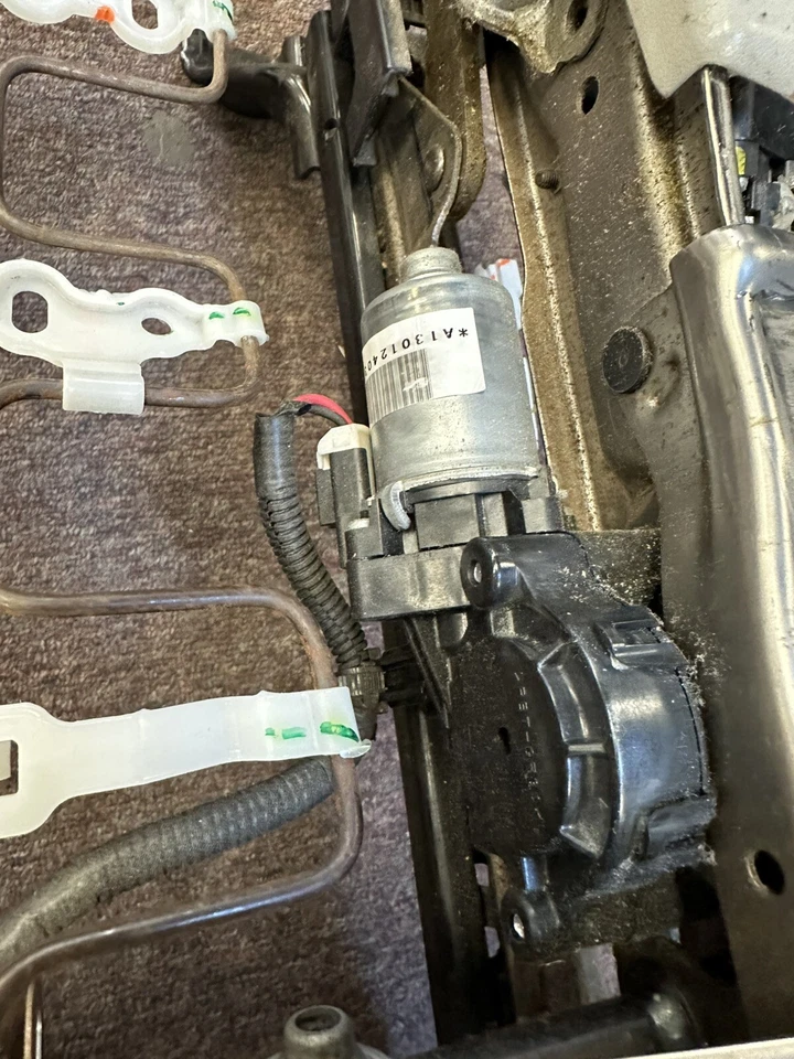 2016 TOYOTA SIENNA ПЕРЕДНЕЕ СИДЕНЬЕ XLE НИЖНЯЯ ПОДУШКА РАМА ОСНОВАНИЕ ЛЕВАЯ СТОРОНА OEM - Изображение 3 из 4