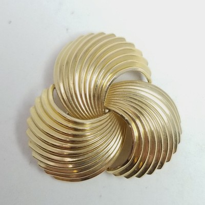 Vintage Gold Tone Spiral Fan Shape Brooch, Retro Unisex  display picture 3