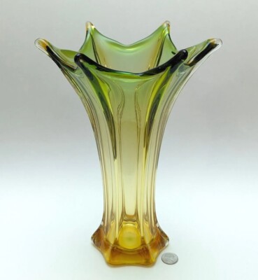 Chartreuse Amber MURANO Flower Star Splash 12