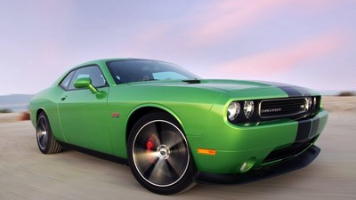 Dodge code PGE Green with Envy Metallic Basecoat Gallon Paint Kit