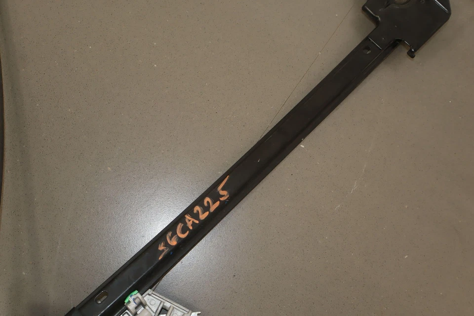 04-09 Cadillac XLR Puerta Pasajero Derecho Ventana Eléctrica Regulador Foto 3 de 4