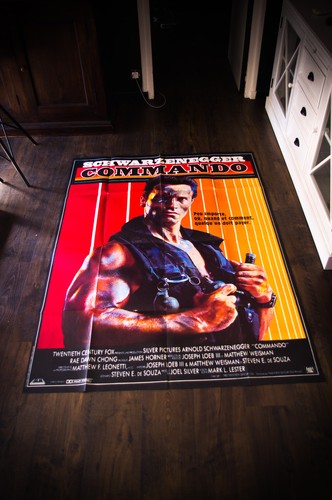 COMMANDO (1986) - Schwarzenegger - Original French Movie Poster – Large Fold