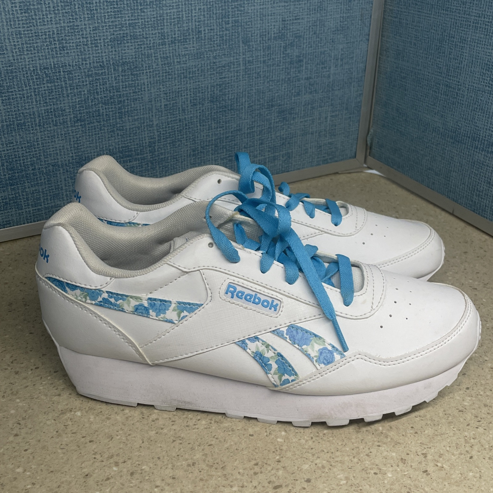 Reebok Ortholite Comfort Athletic Shoes WOMENS Sz 10 Blue Flowers