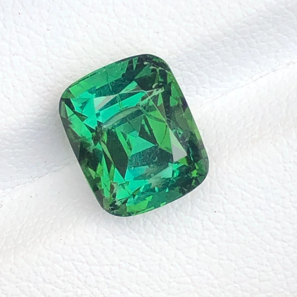 4.9 Carat Natural Cushion Cut Blueish Green Tourmaline Gemstone From Afghanistan - Image 4 of 4