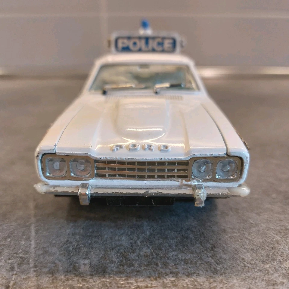 Dinky Toys 2253 Ford Capri GXL Mark 1 Police Car Scala 1:25 - Immagine 3 di 4