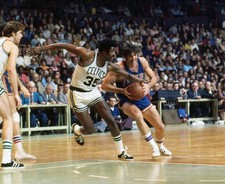 Dave Debusschere New York Knicks Handles The Ball 1972 Old Basketball Photo