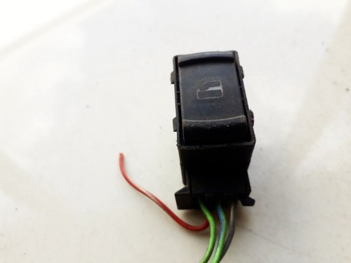 Fensterheber schalter  Volkswagen Passat DE840846-68