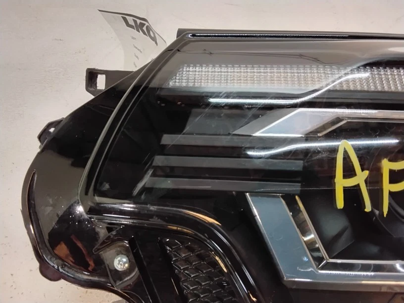 Conjunto de faros de repuesto lado del conductor para Toyota Tacoma 2014 Foto 4 de 4