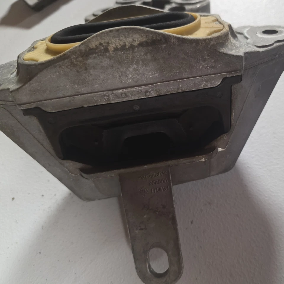 2011-2015 雪佛兰科鲁兹发动机电机侧安装支架原始设备制造商 13248550 — 第 4/4 张图片
