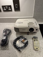 EPSON EH-TW5210 Full HD 1080p HDMI Home Cinema Projector 3D - 3,594 Lamp Hours
