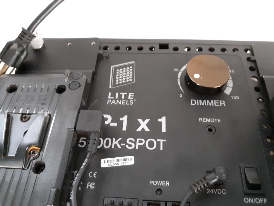 Litepanels LP-1 x 1 5600K-SPOT Panel w/ AC Adapter + Battery + Bracket *TESTED* - Image 2 of 4