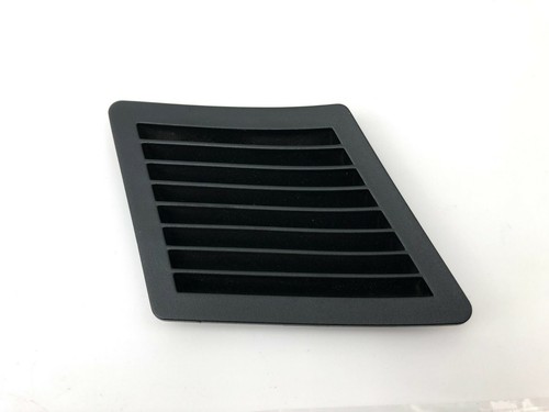BMW Z4 E85 E86 2006-2009 LEFT PASSENGERS SIDE GRILLE REAR VENT COVER - Picture 1 of 3