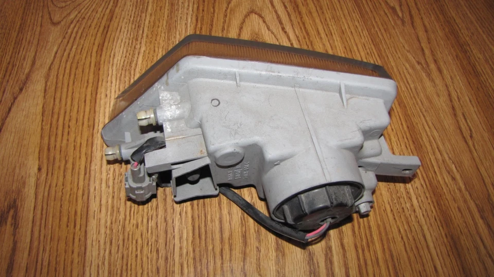 INFINITI I30 LUZ ANTINIEBLA DERECHA 1996-1999 OEM PASAJERO Foto 3 de 4