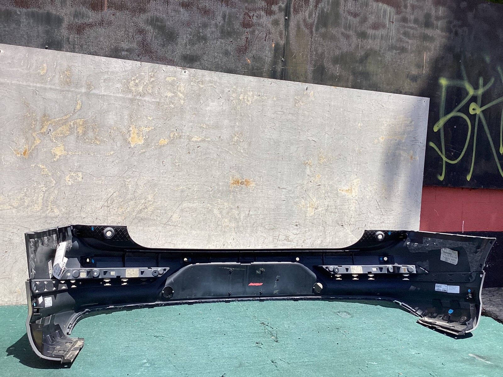 2020 2021 2022 BENTLEY BENTAYGA REAR BUMPER OEM USED