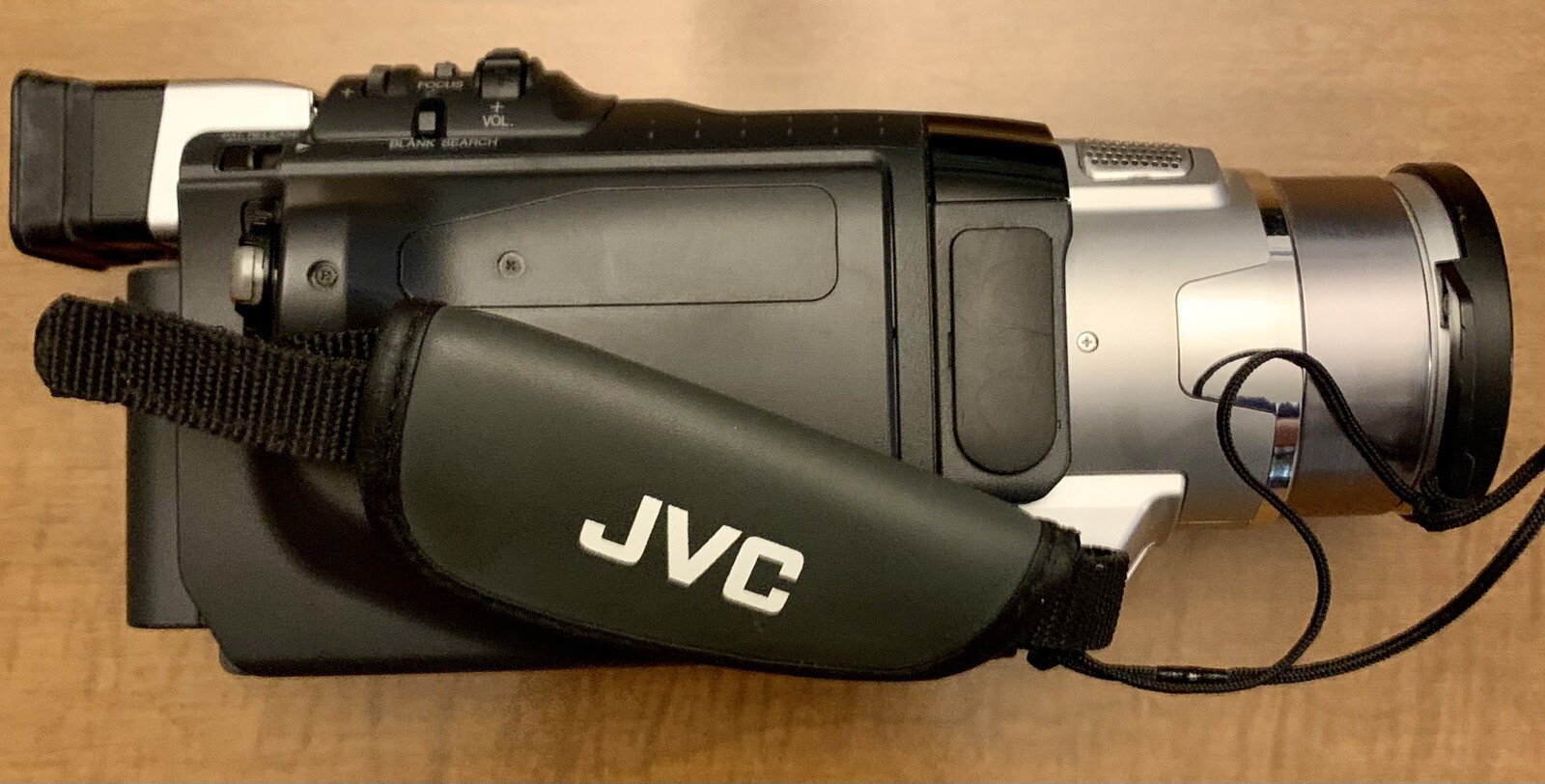 JVC GRDVL520U MiniDV Digital Video Camera (w/ case, accessories) READ