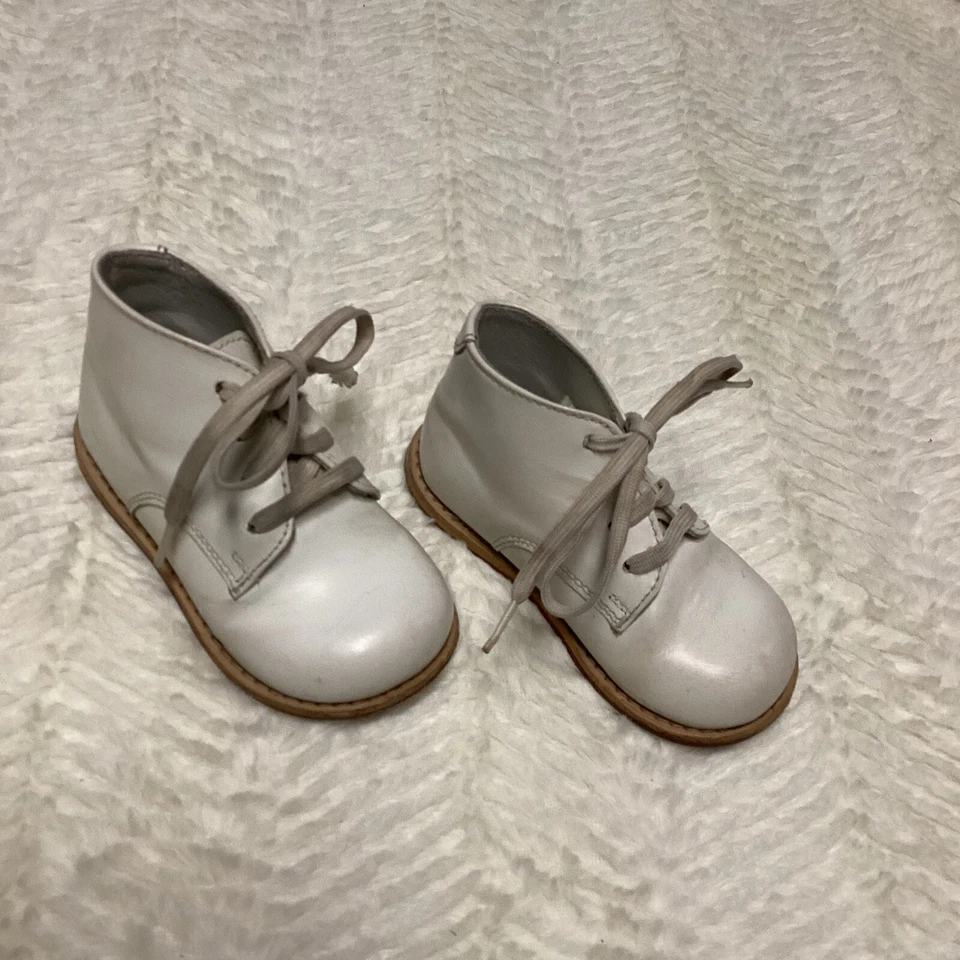 Zapatos para caminar Josmo Walker blancos de encaje para niños talla 5,5  Foto 4 de 4