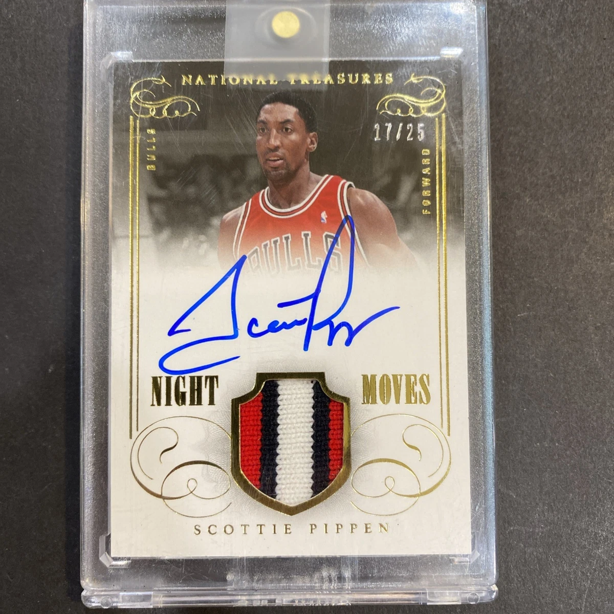 Panini Scottie Pippen Basketball Autographed Sports Trading Cards